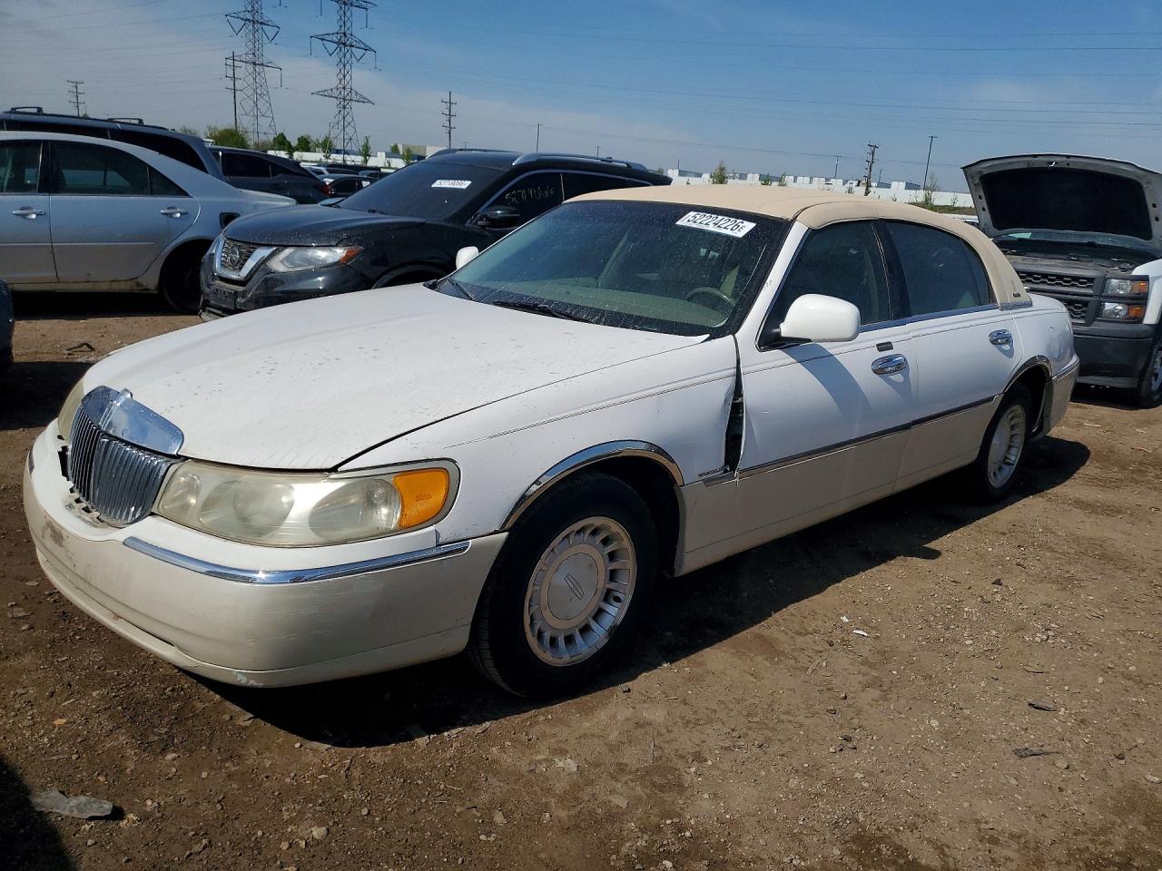 Salvage Lincoln Towncar Image