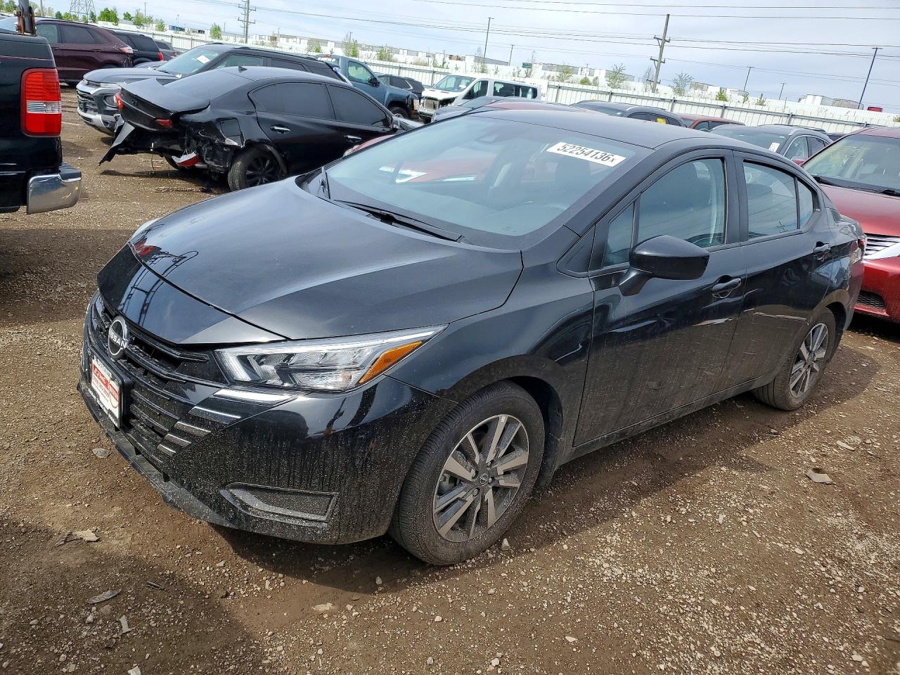 Salvage Nissan Versa Image