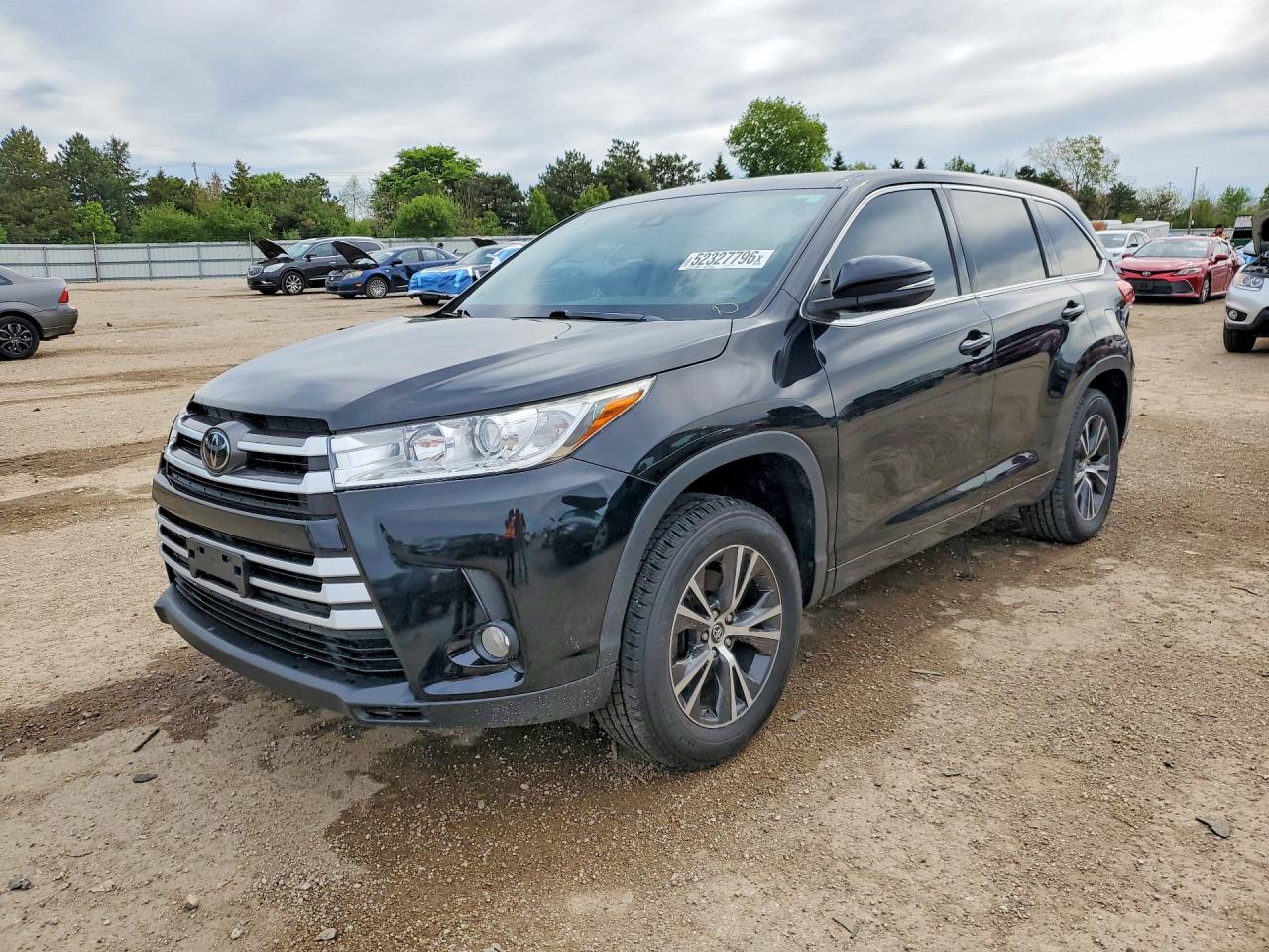 Salvage Toyota Highlander Image