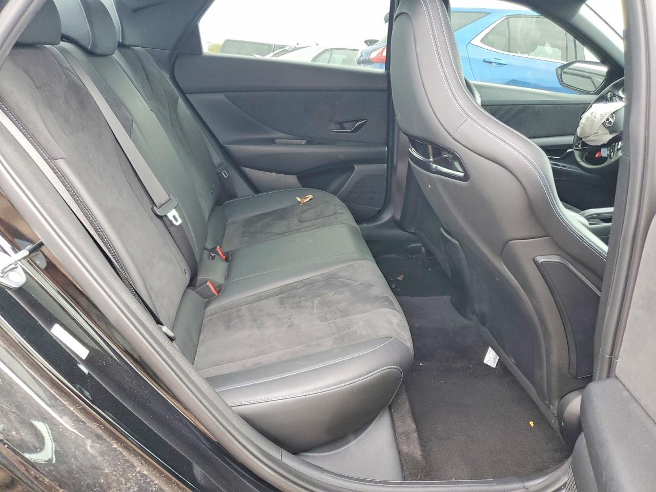 Hyundai ELANTRA Base