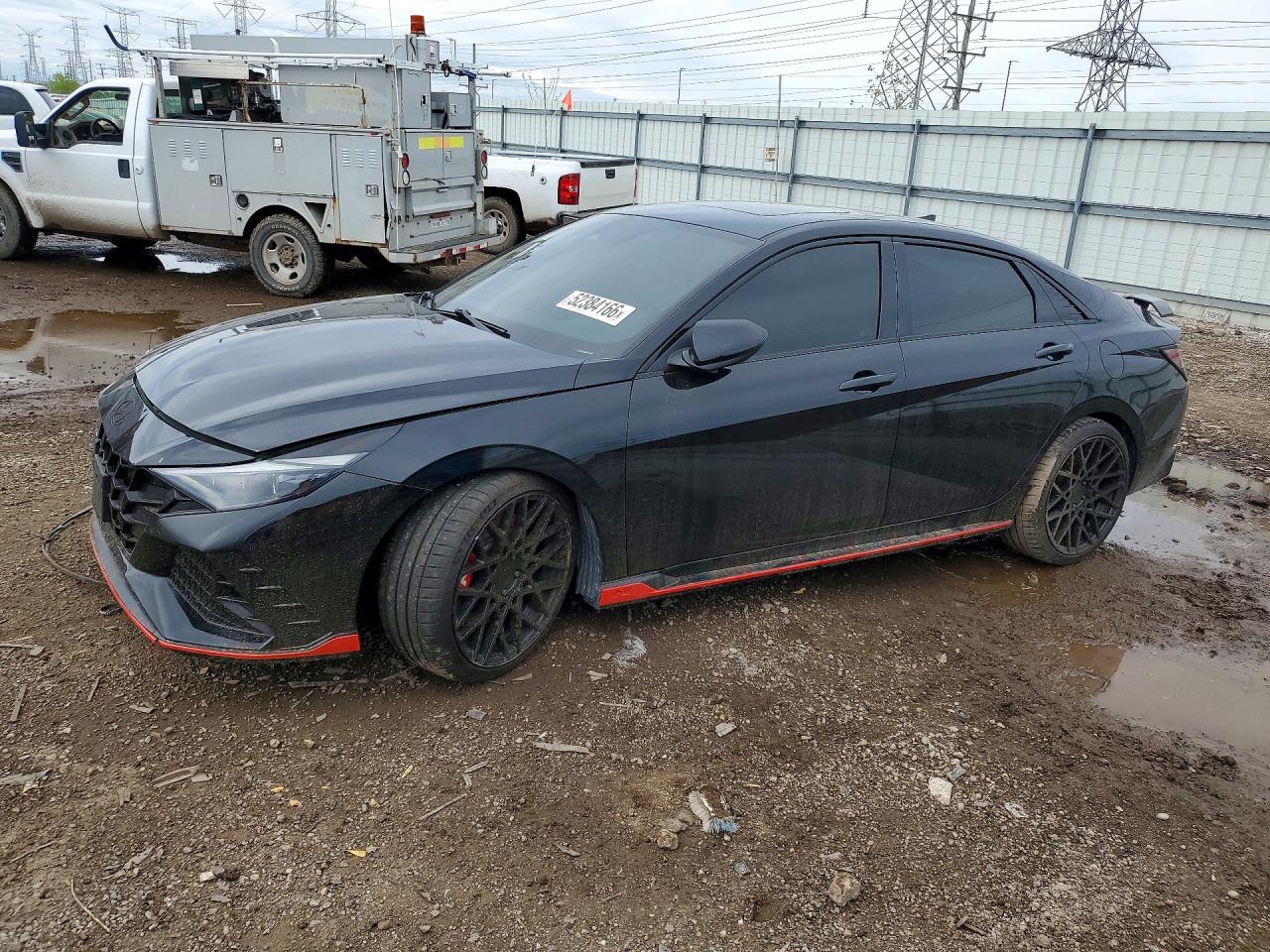 Salvage Hyundai ELANTRA Image