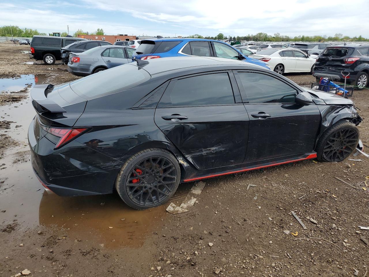 Hyundai ELANTRA Base