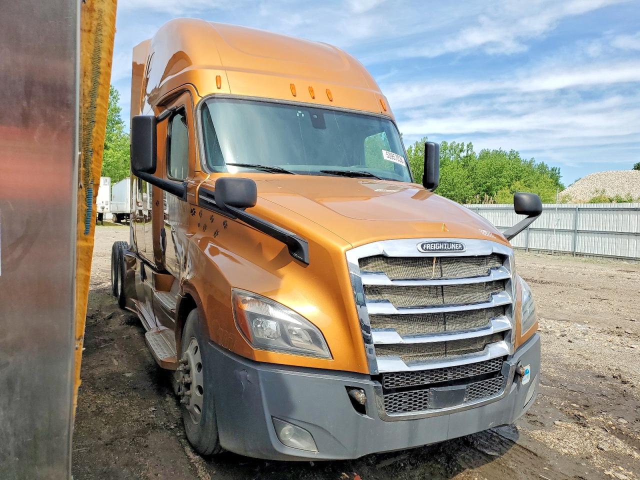 Salvage Freightliner Cascadia 126 Image