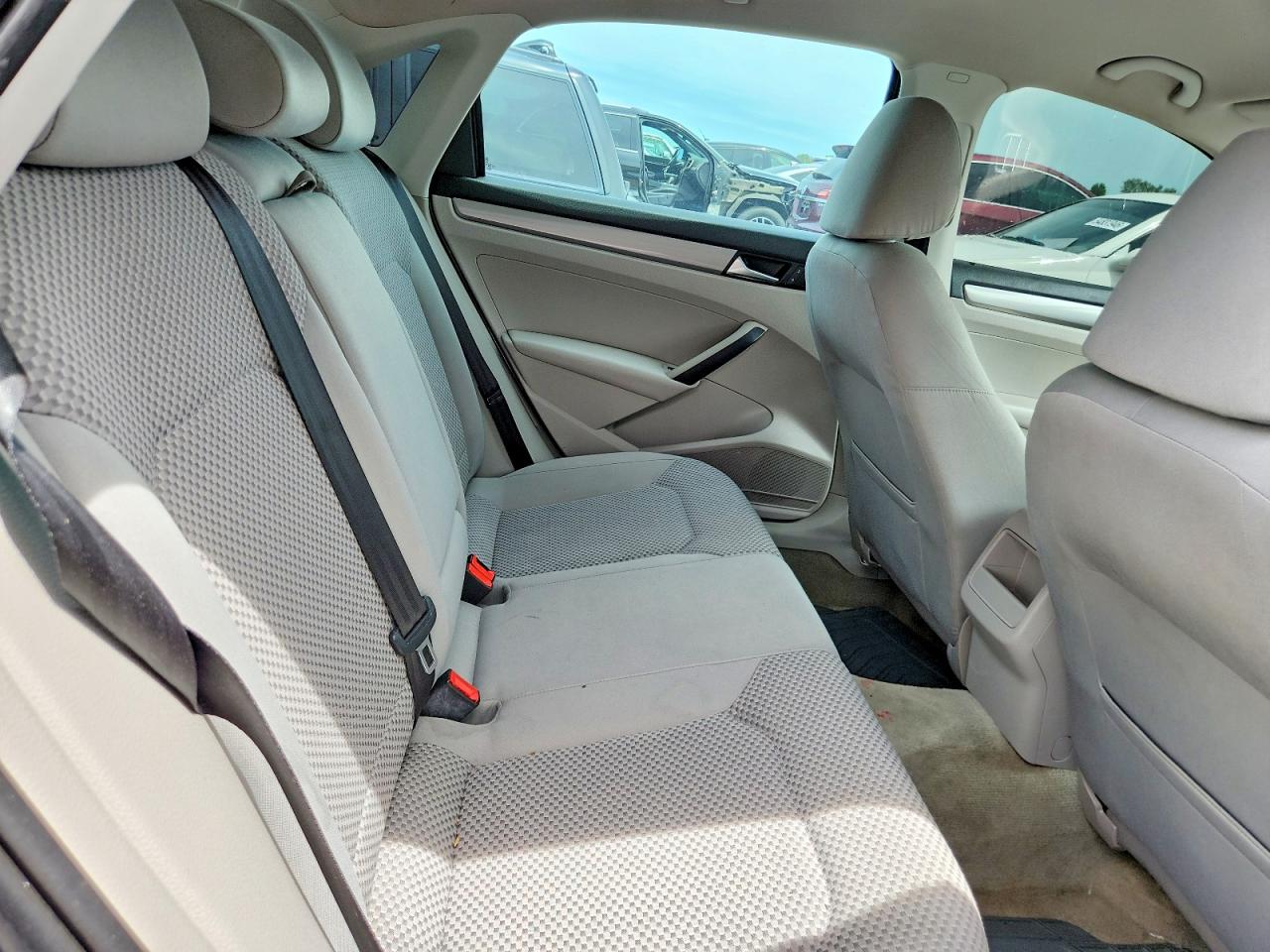 Volkswagen Passat S