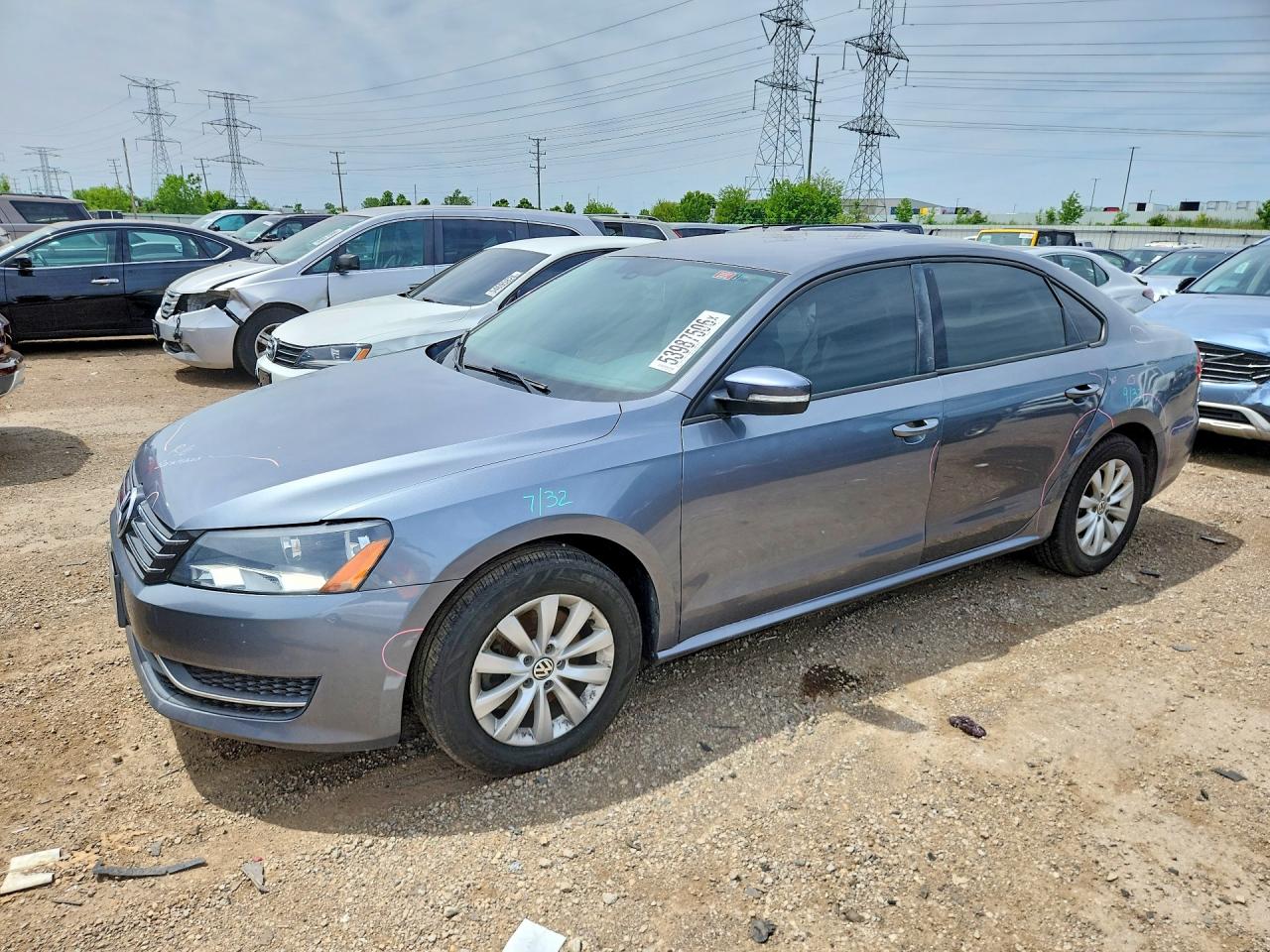 Salvage Volkswagen Passat Image