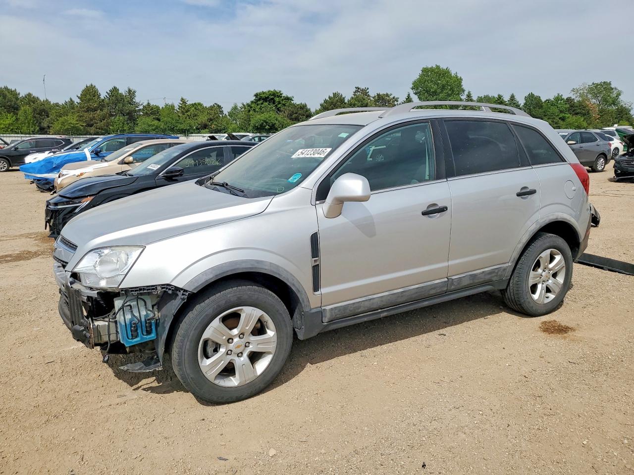 Salvage Chevrolet Captiva Image