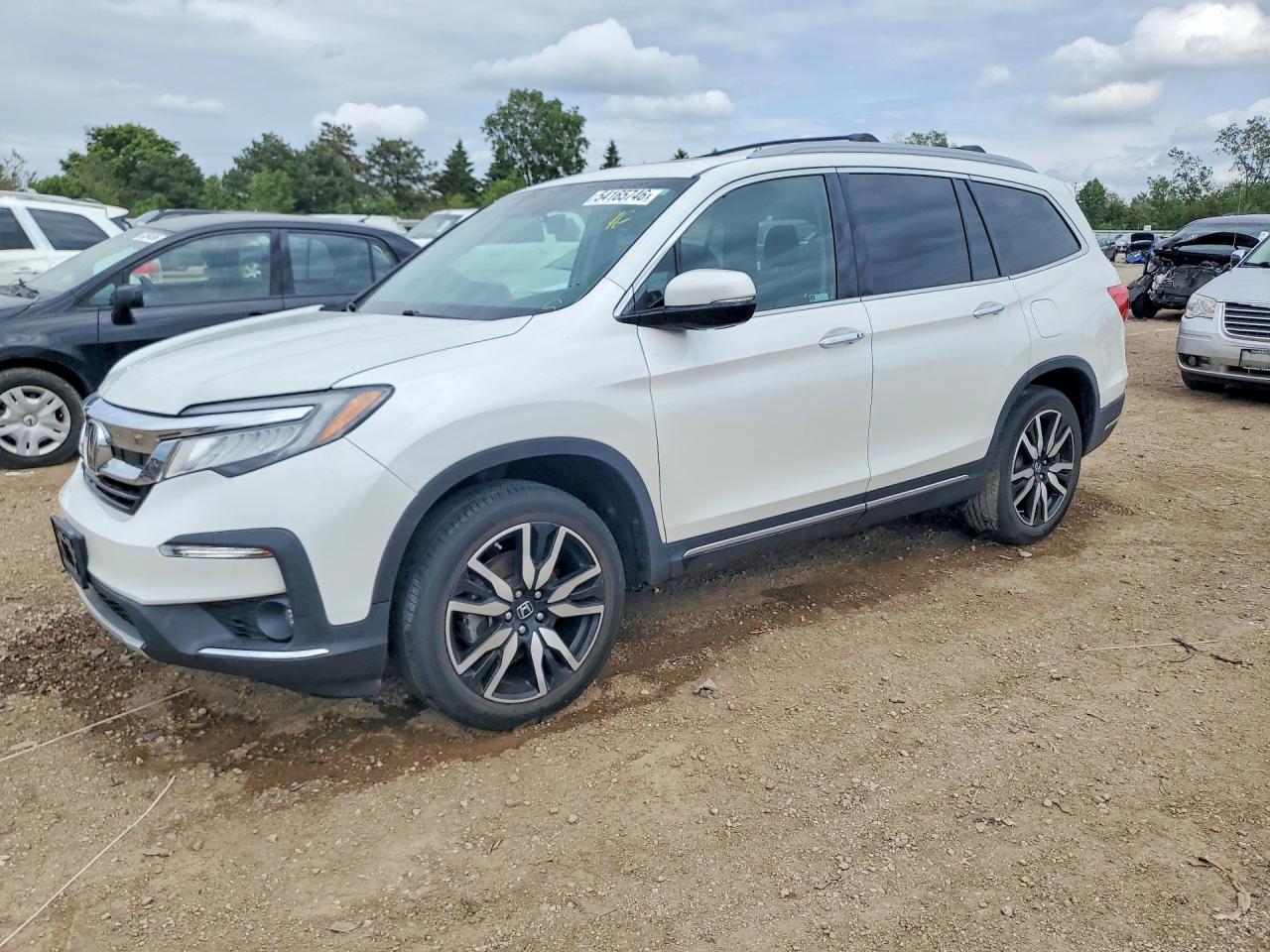 Salvage Honda Pilot Image