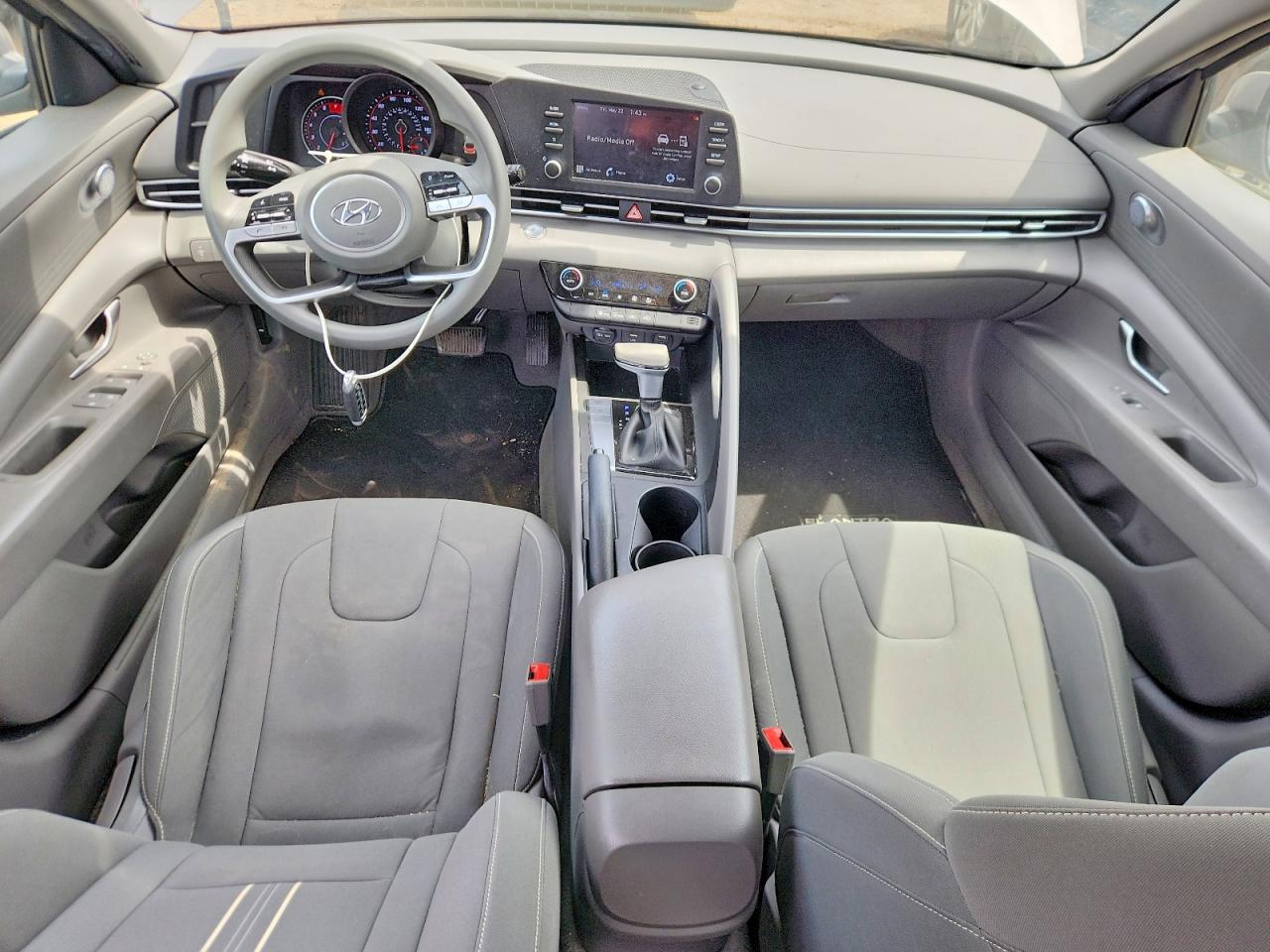 Hyundai ELANTRA Sel