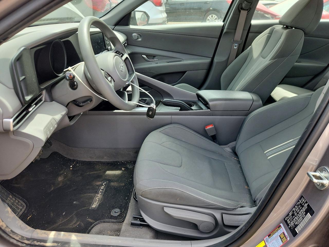 Hyundai ELANTRA Sel