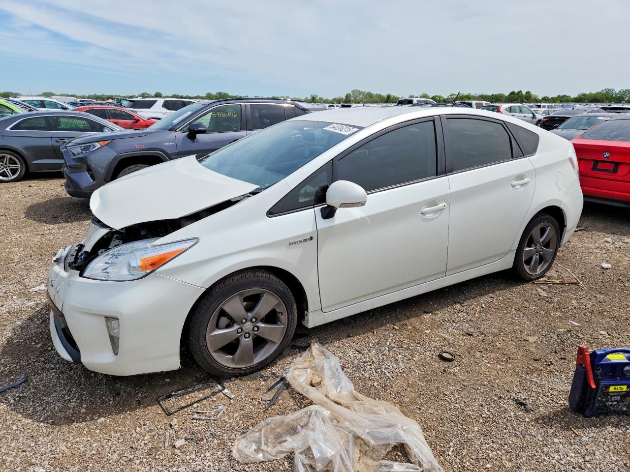 Salvage Toyota Prius Image