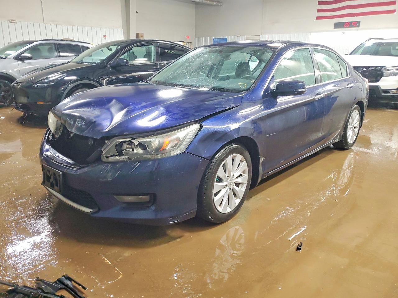 Salvage Honda Accord Image