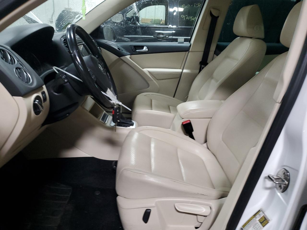 Volkswagen Tiguan S