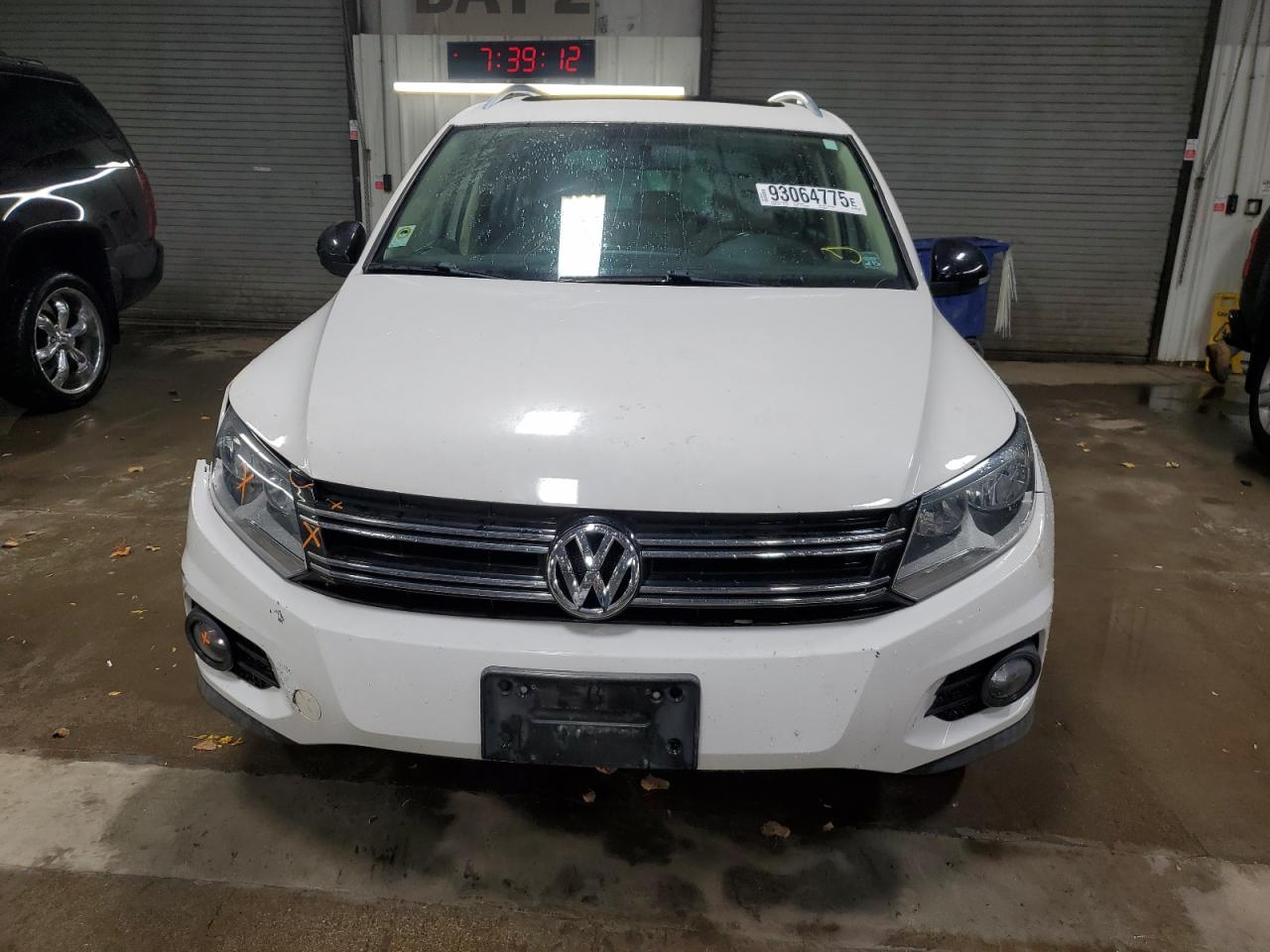 Volkswagen Tiguan S