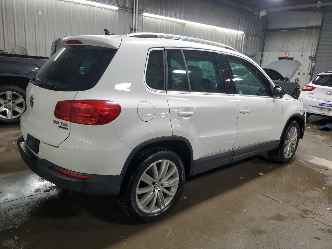 Volkswagen Tiguan S