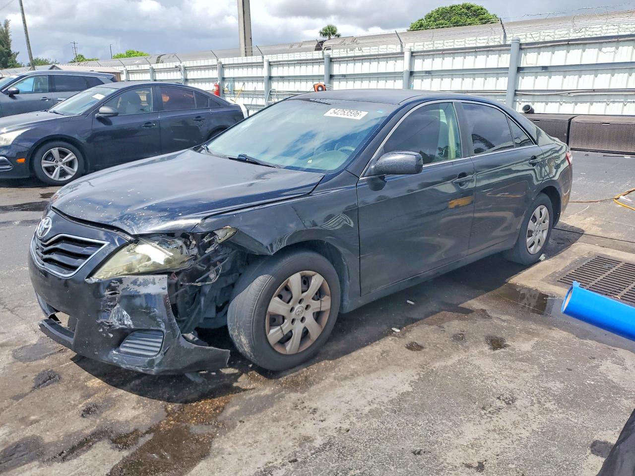 Salvage Toyota Camry Image