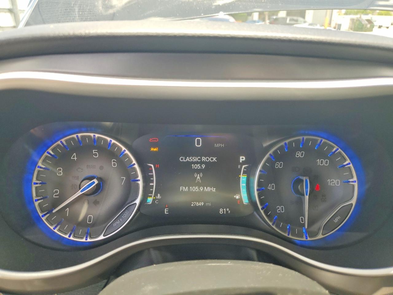 Chrysler Pacifica Select