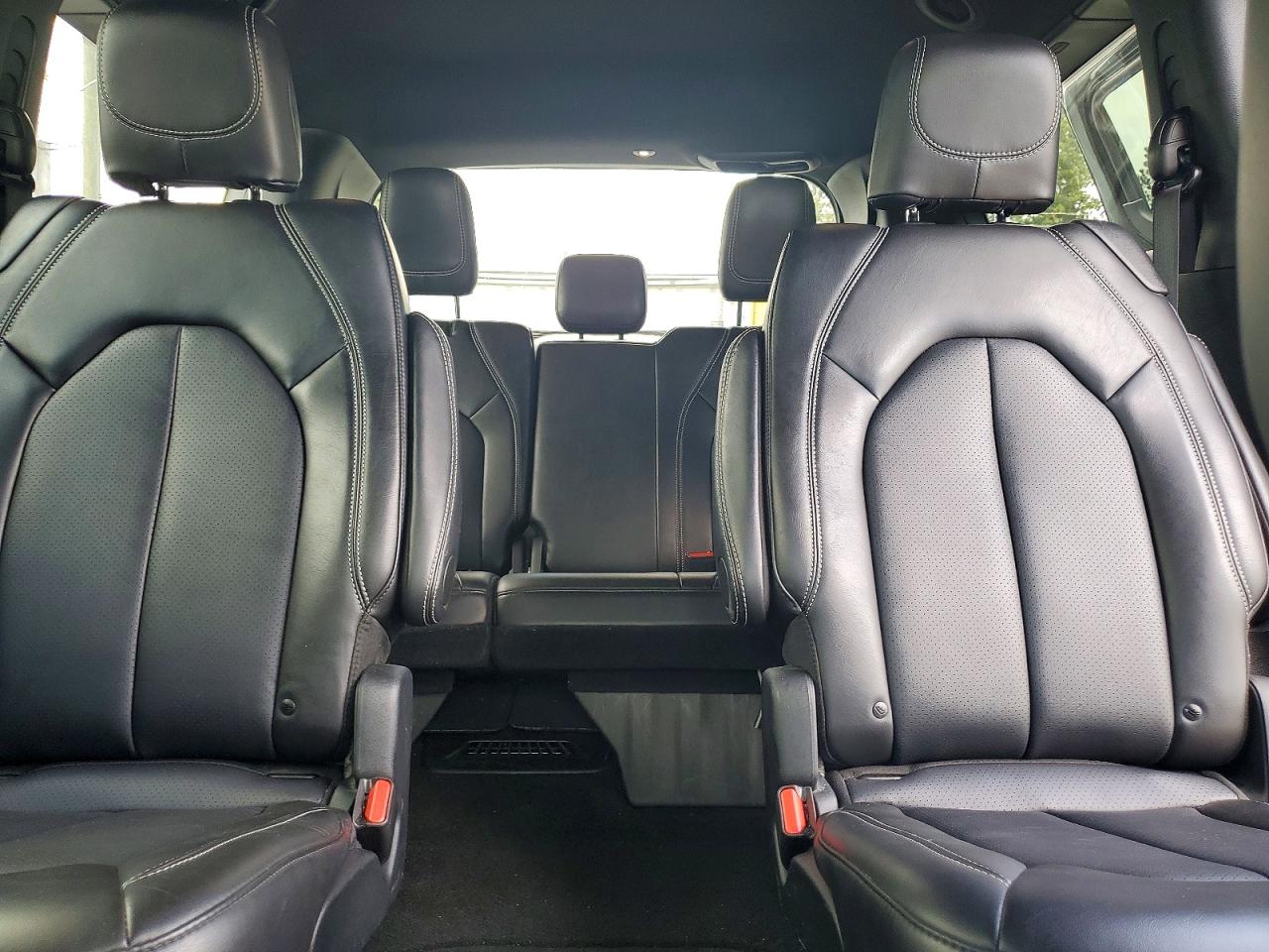 Chrysler Pacifica Select