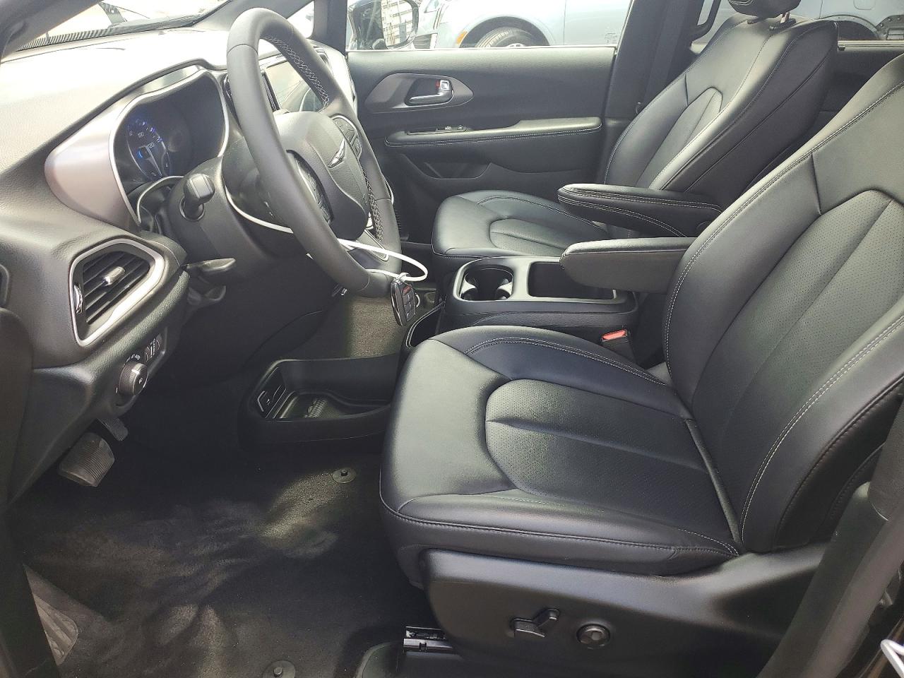 Chrysler Pacifica Select