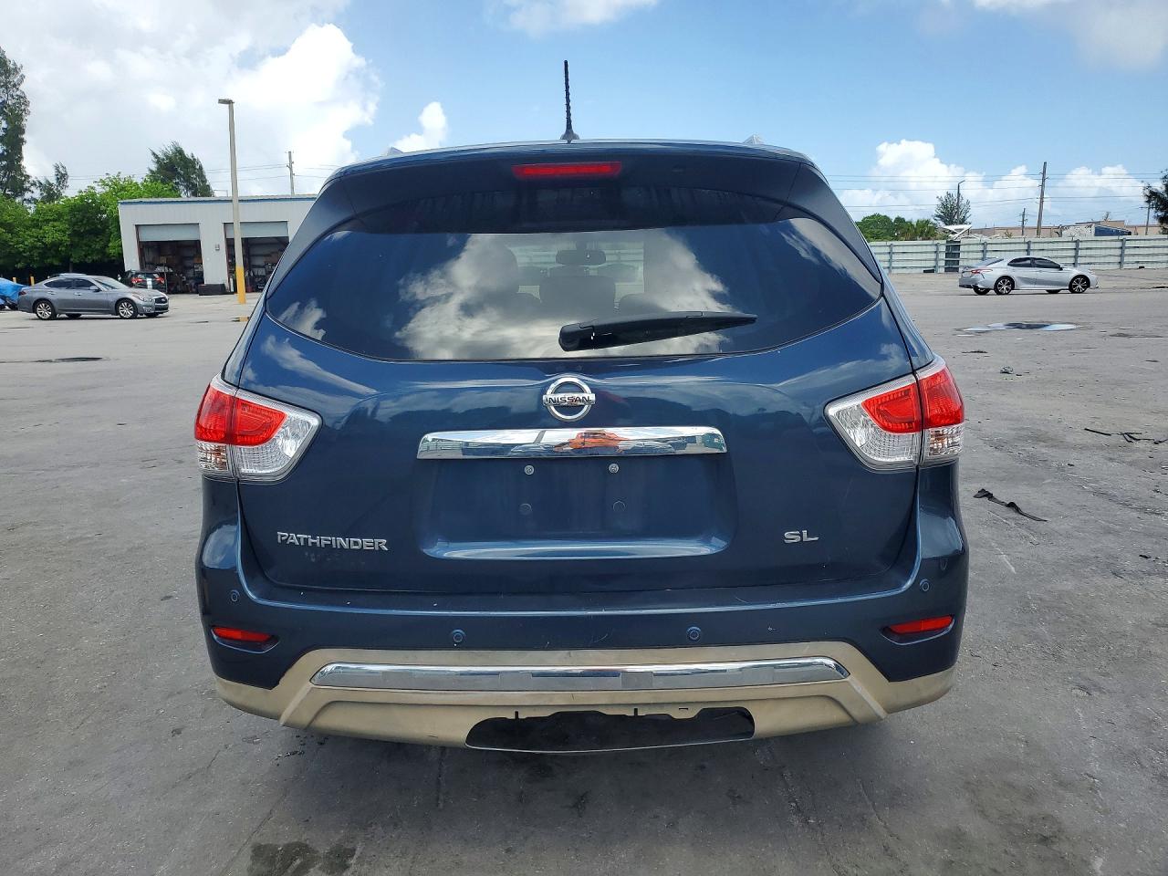 Nissan Pathfinder S