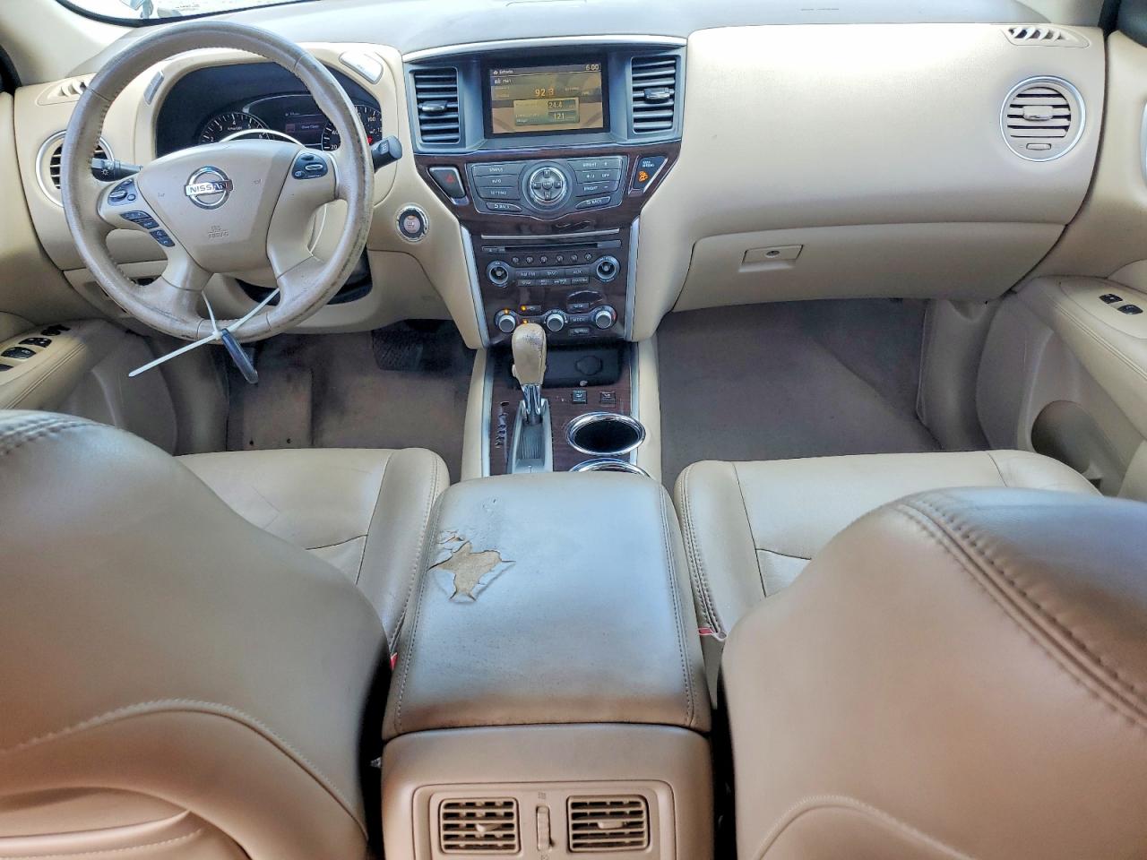 Nissan Pathfinder S