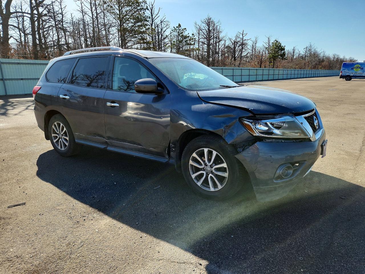 Nissan Pathfinder Sv