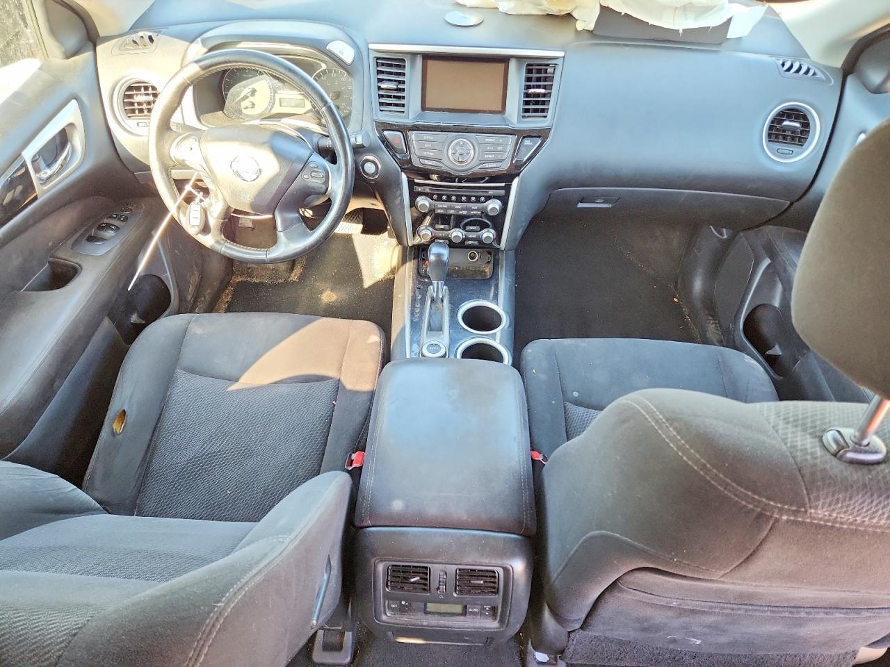 Nissan Pathfinder Sv
