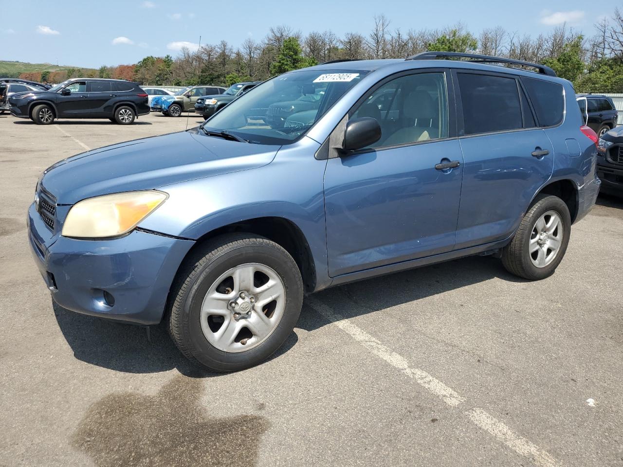 Salvage Toyota RAV4 Image