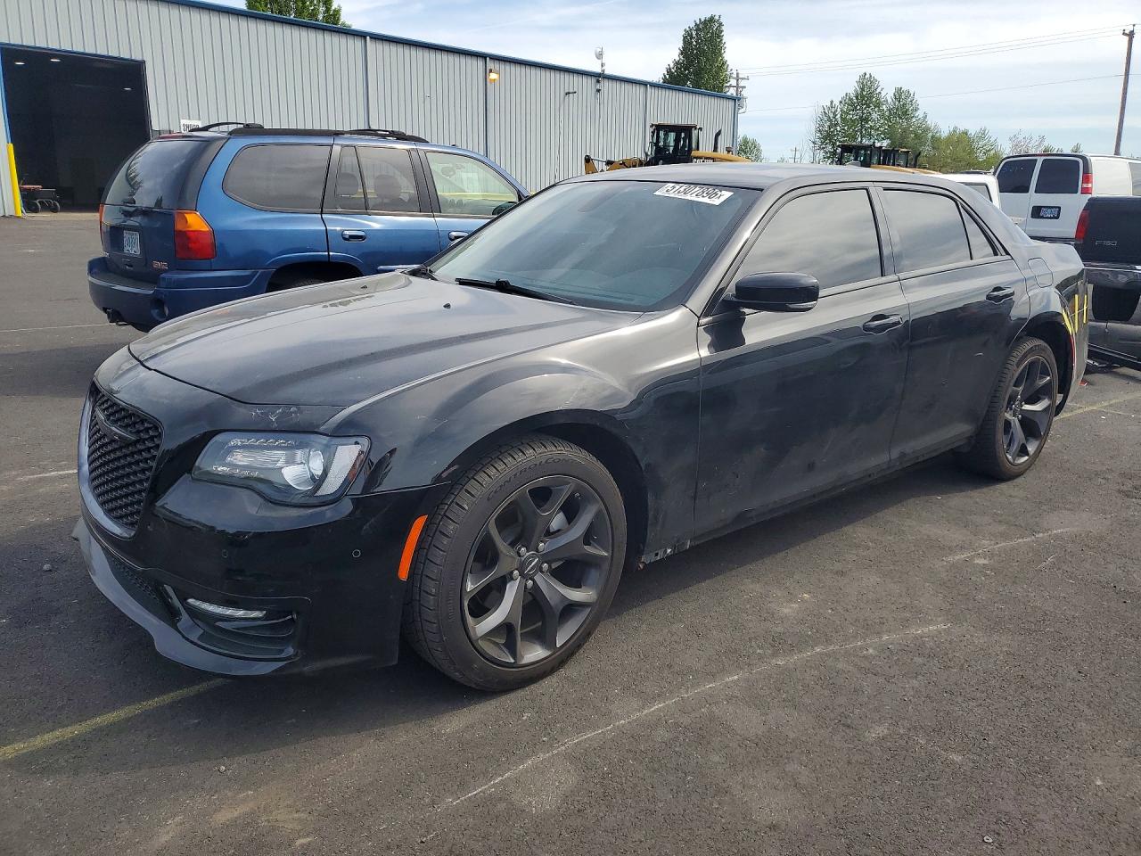 Salvage Chrysler 300 Image