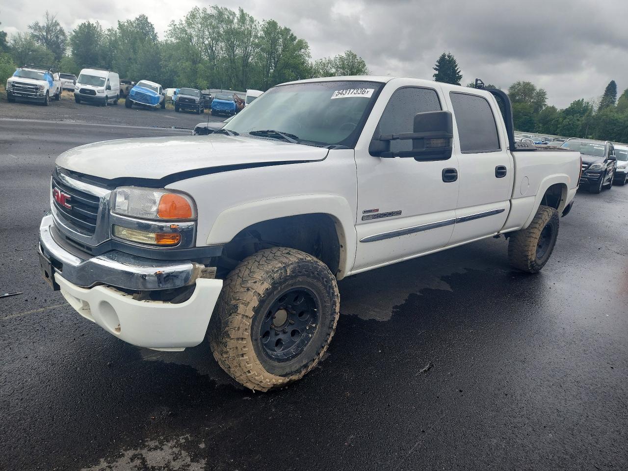 Salvage GMC Sierra Image