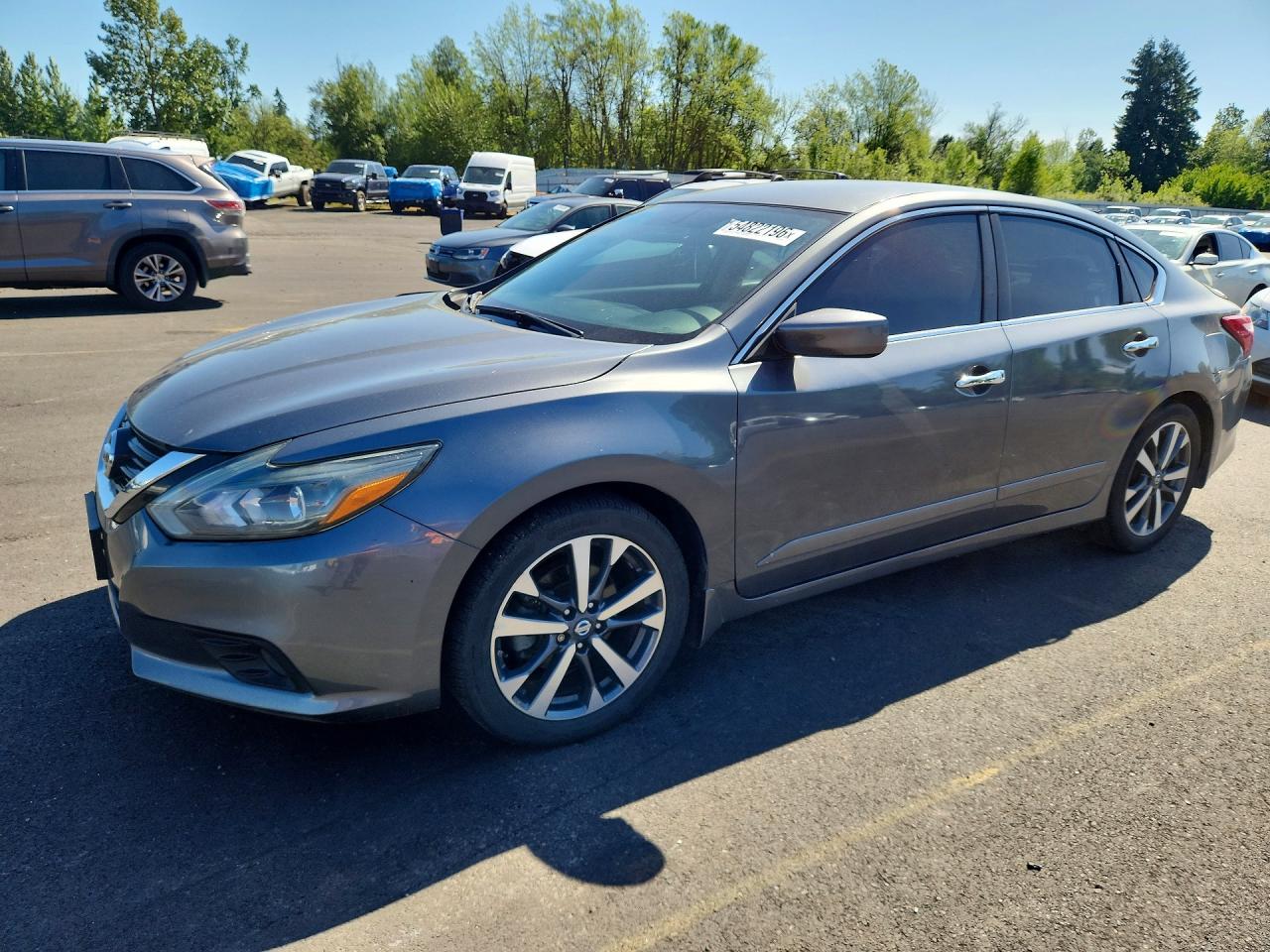 Salvage Nissan Altima Image