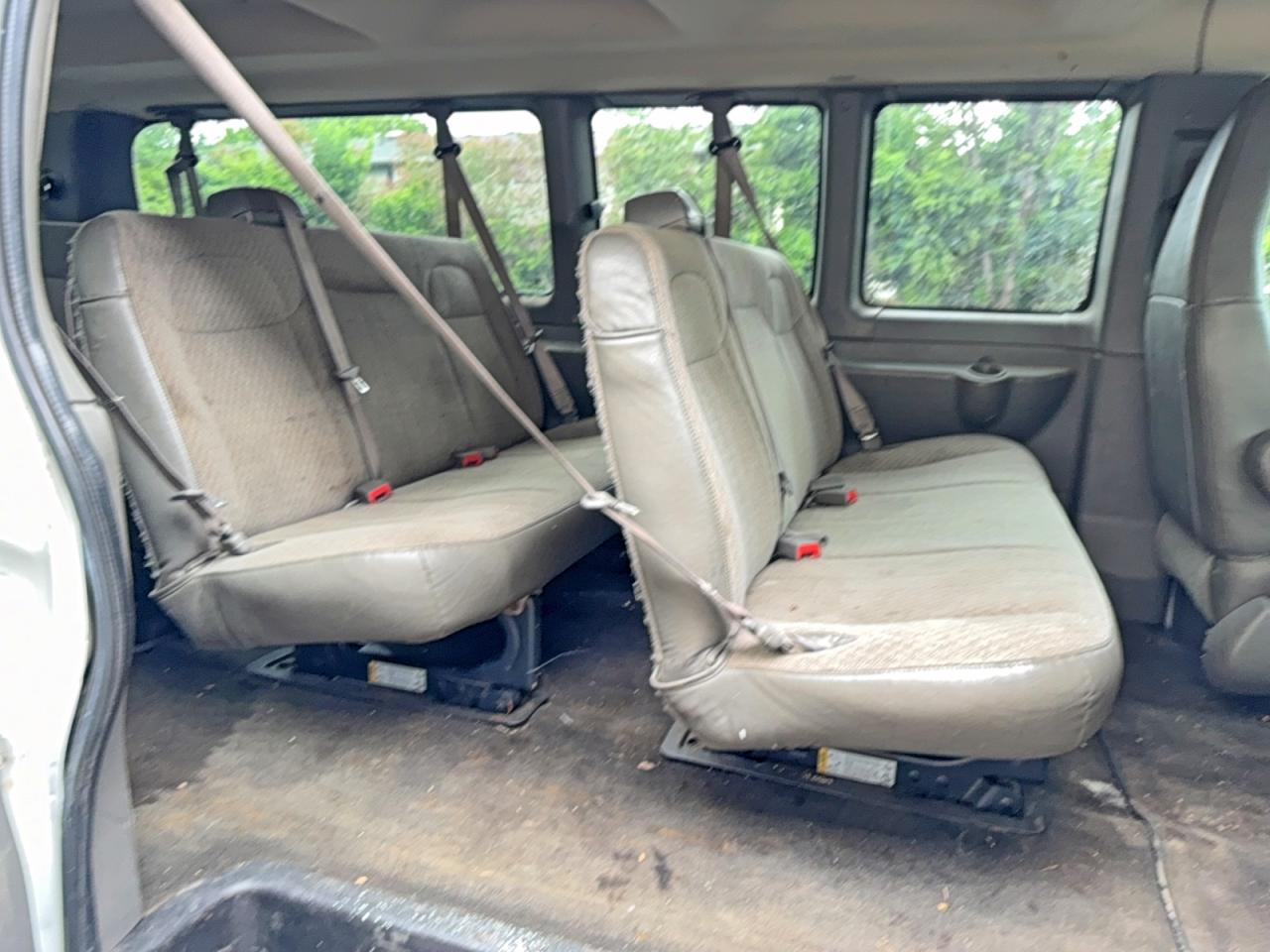 Chevrolet Express Lt