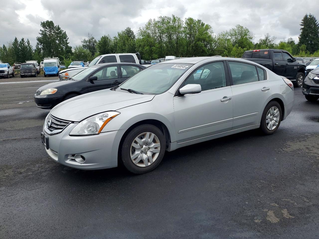Salvage Nissan Altima Image