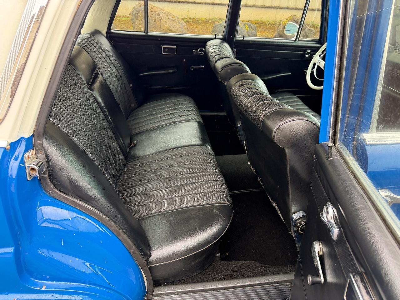 Mercedes-Benz 230-class