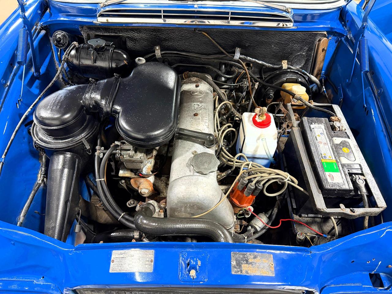 Mercedes-Benz 230-class