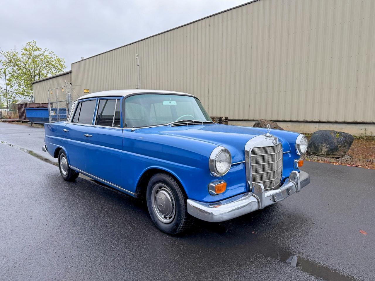Salvage Mercedes-Benz 230-class Image