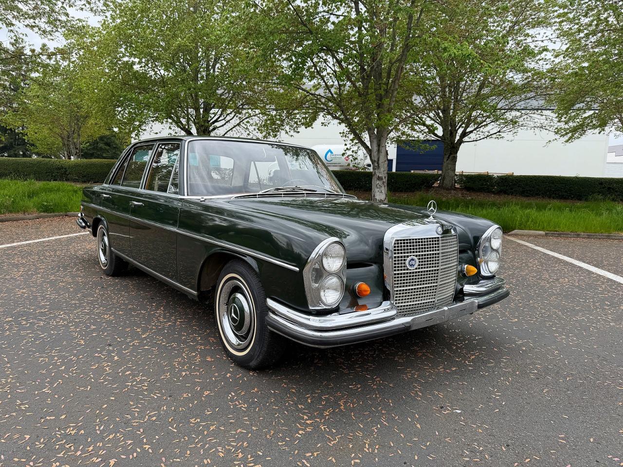 Salvage Mercedes-Benz 250-class Image