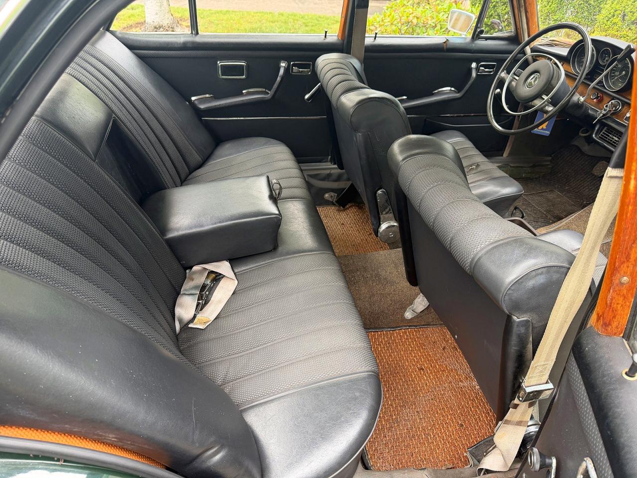 Mercedes-Benz 250-class
