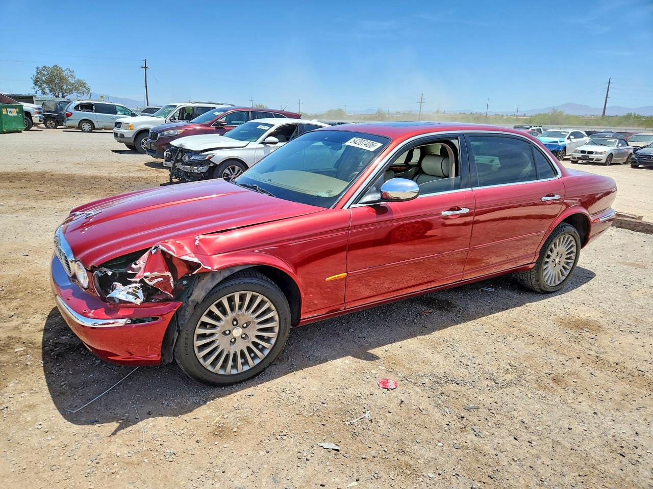 Salvage Jaguar XJ Image