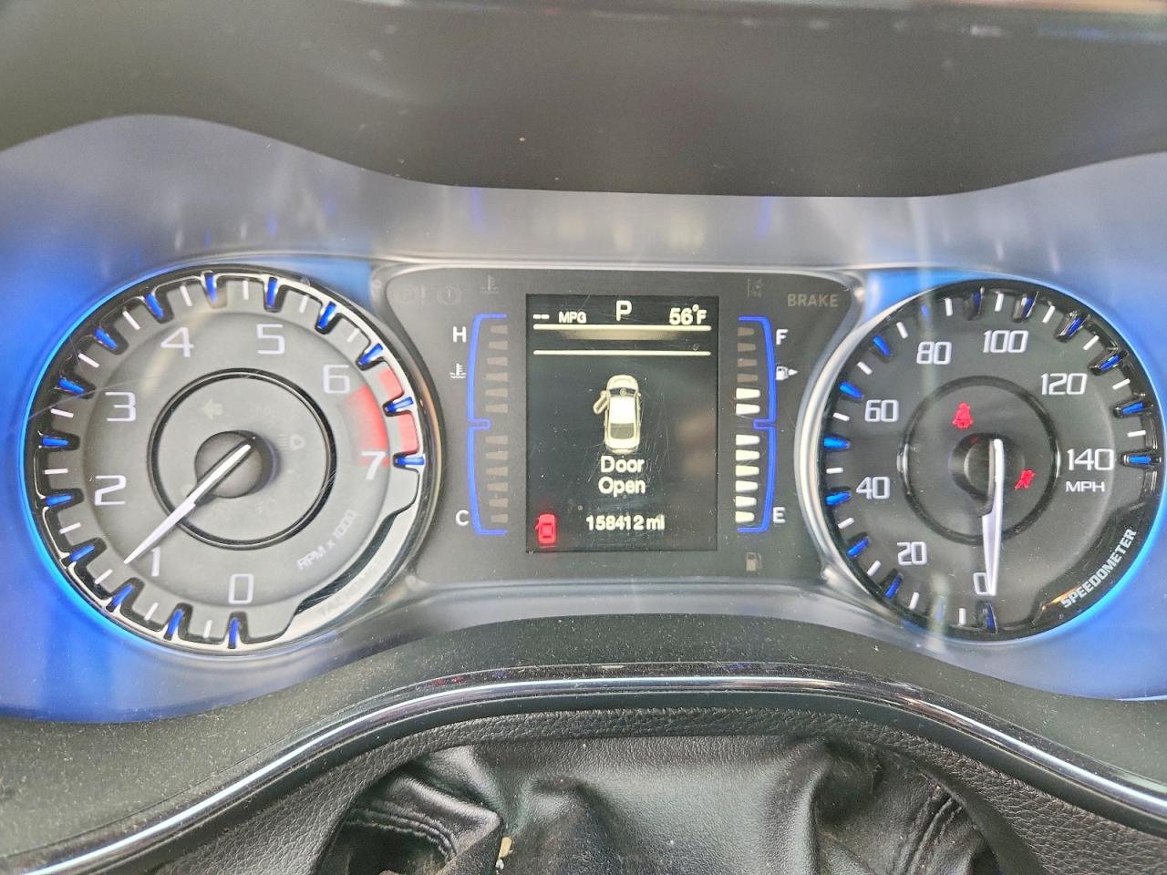Chrysler 200 4d 4wd