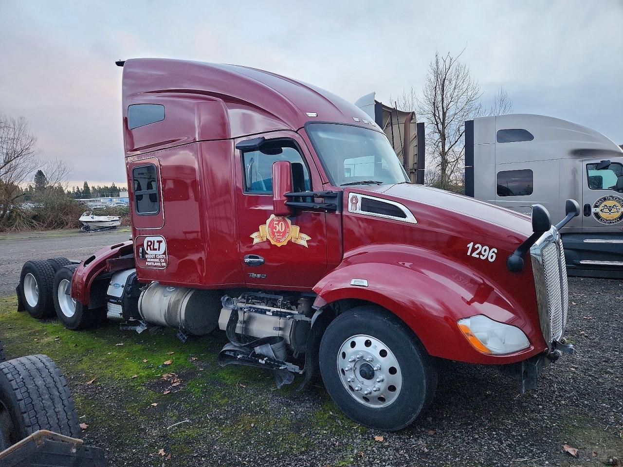 Salvage Kenworth T680 Image
