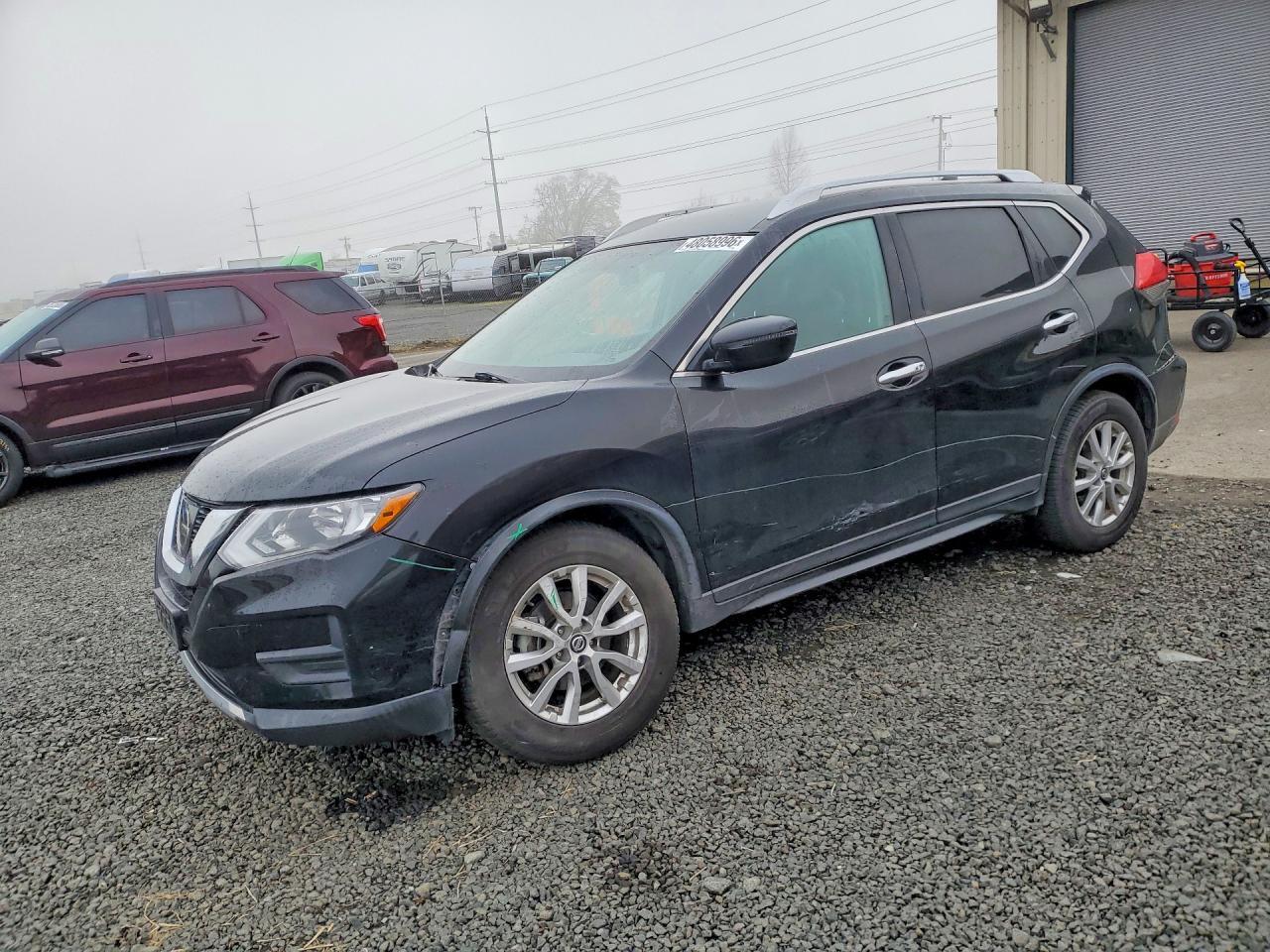 Salvage Nissan Rogue Image
