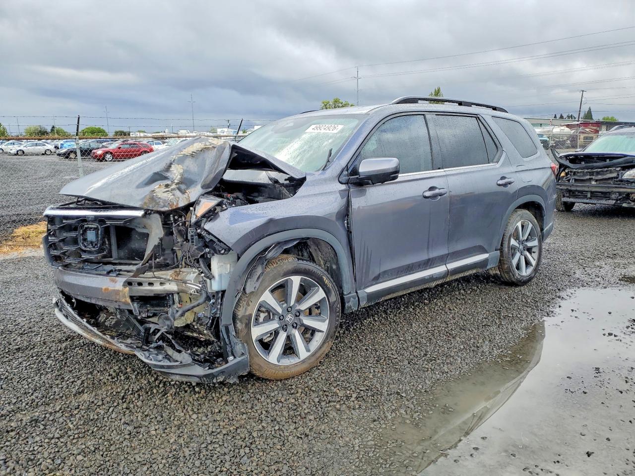 Salvage Honda Pilot Image