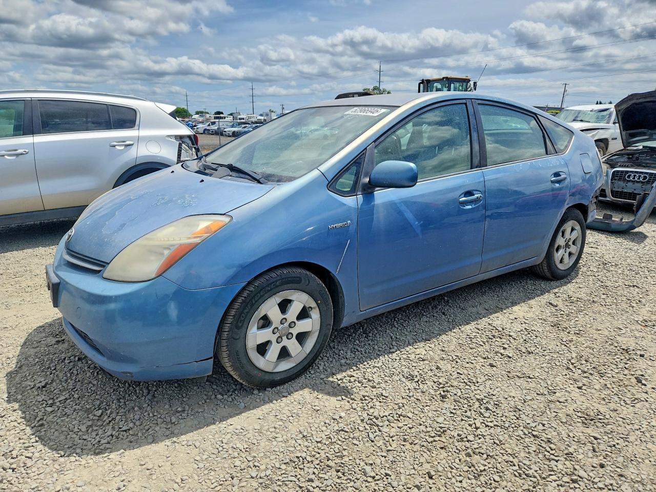Salvage Toyota Prius Image