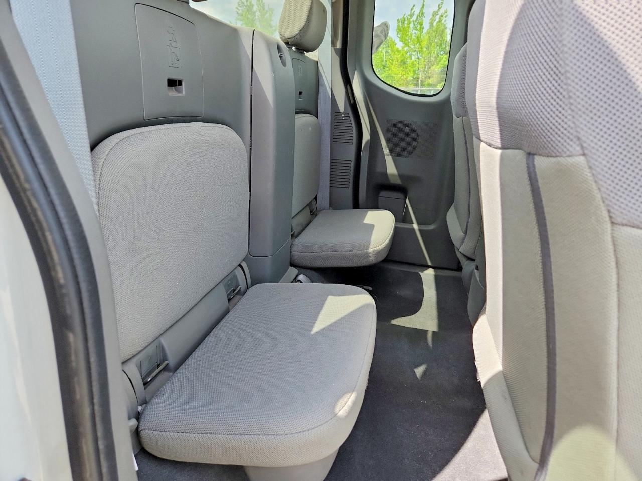 Nissan Frontier S