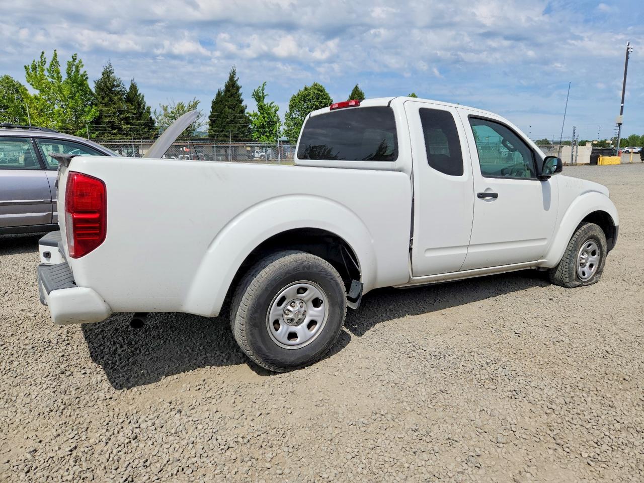 Nissan Frontier S