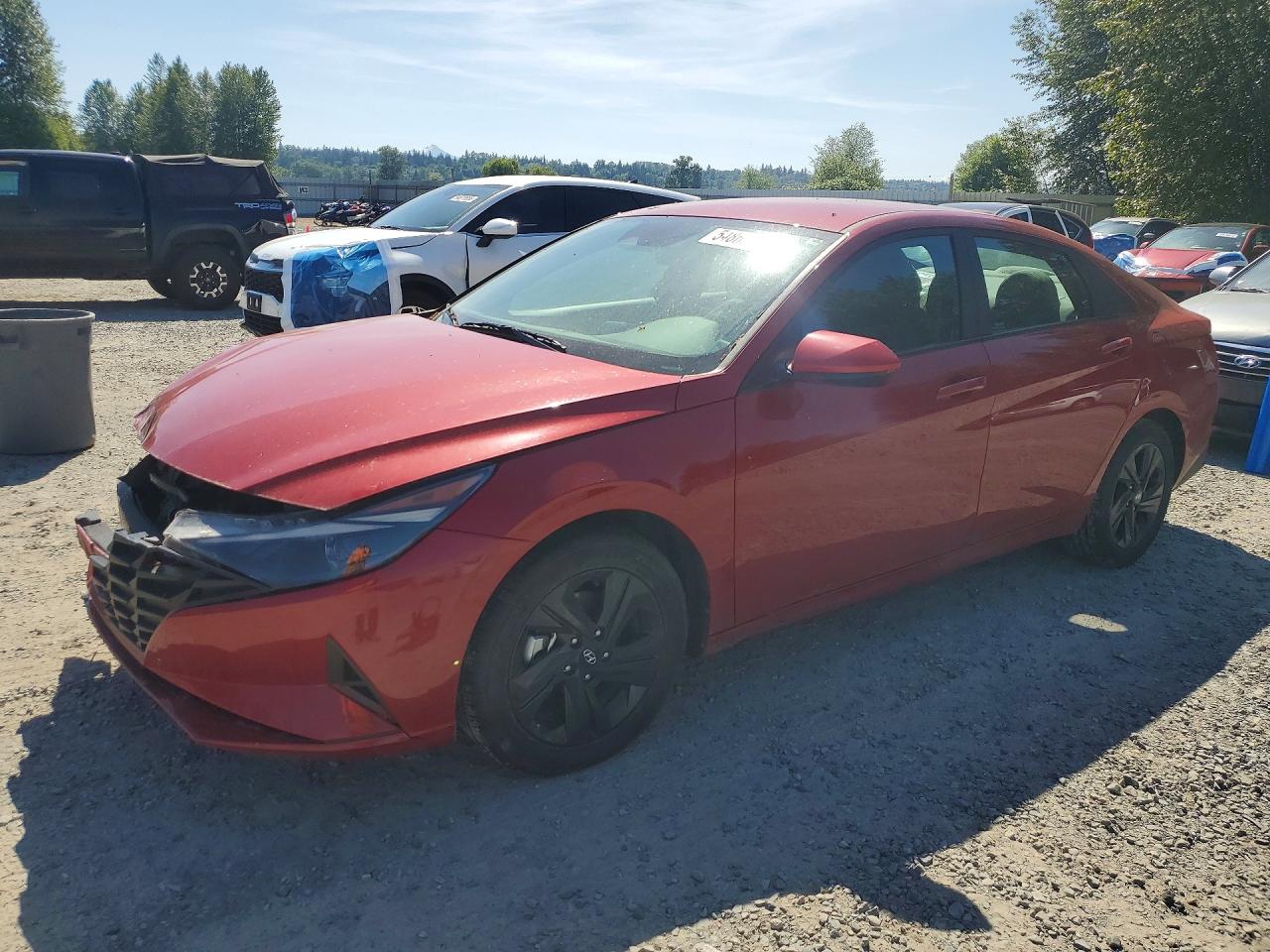 Salvage Hyundai ELANTRA Image