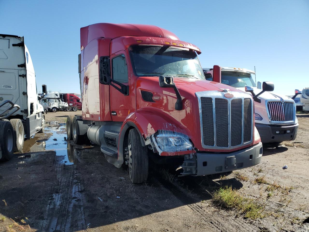 Salvage Peterbilt 579 Image