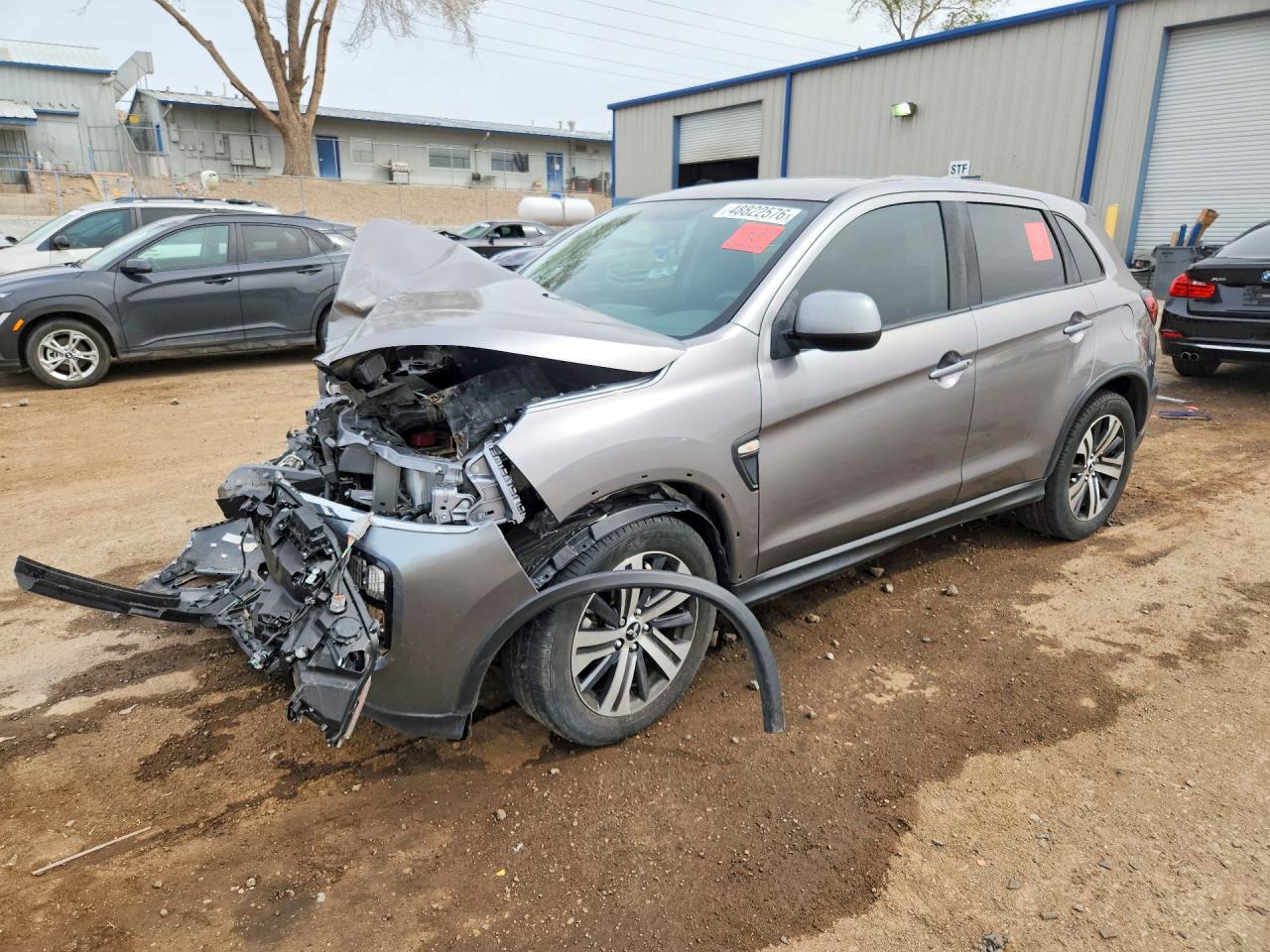 Salvage Mitsubishi Outlander Image