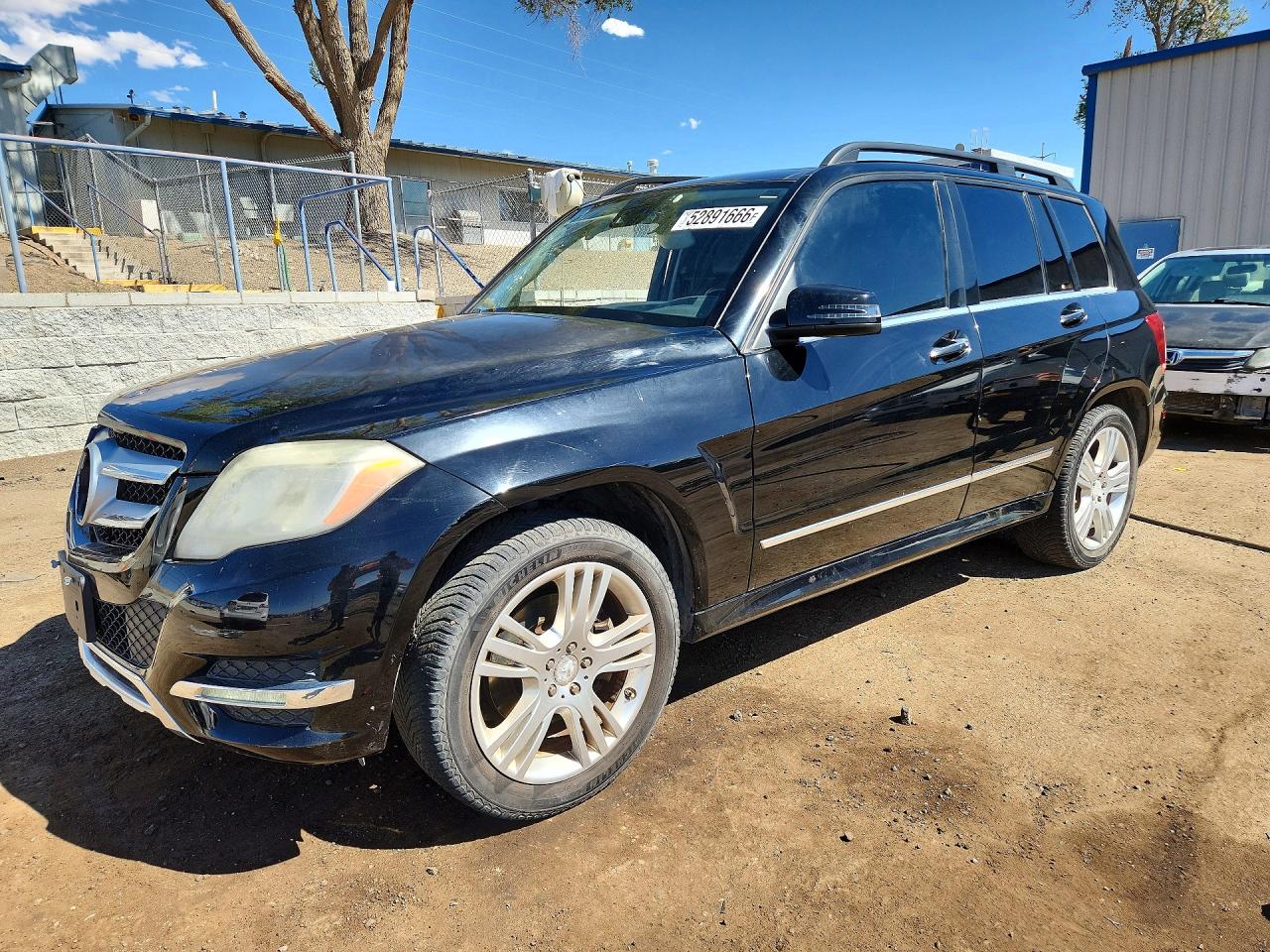 Salvage Mercedes-Benz GLK Image