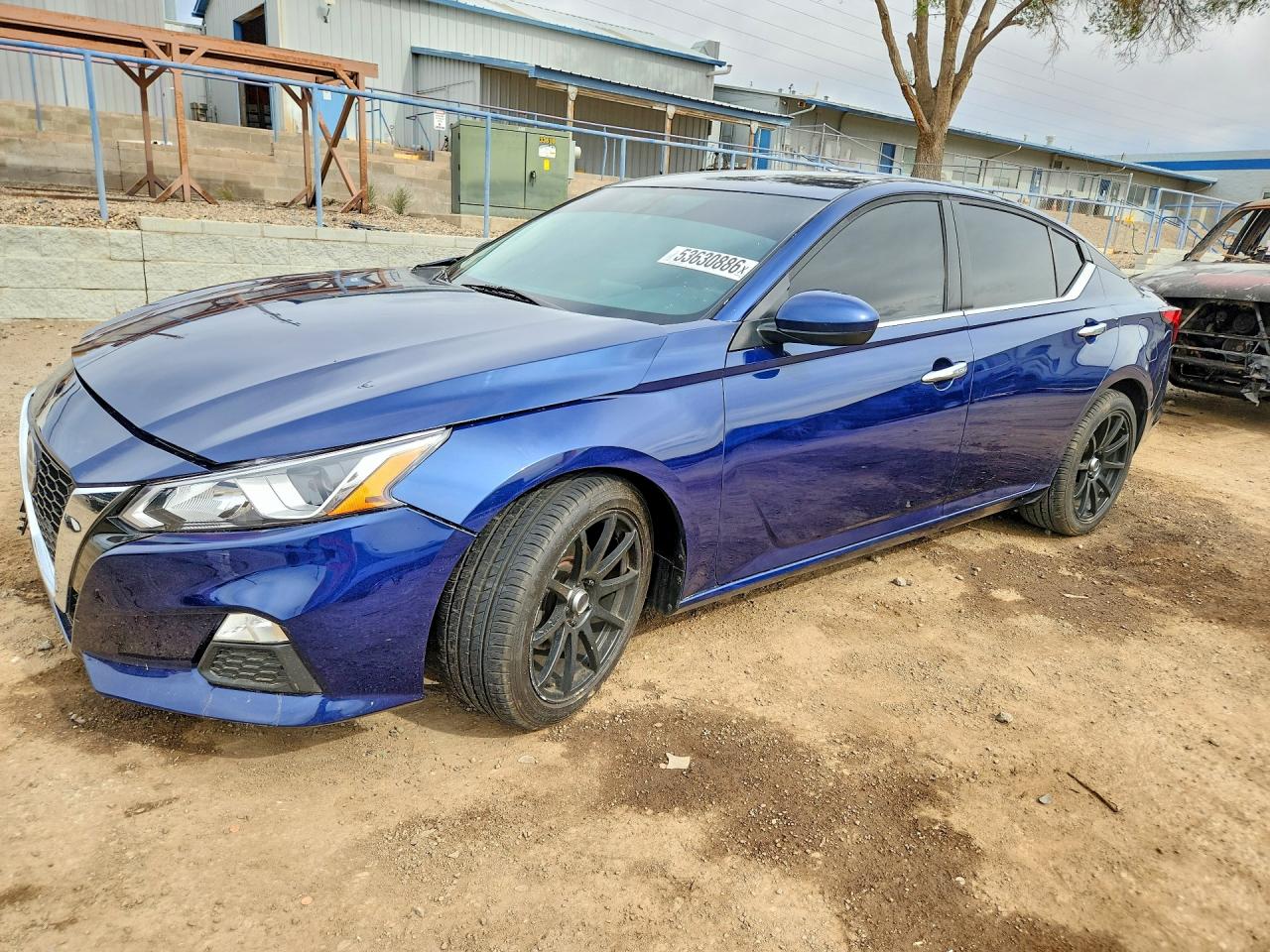 Salvage Nissan Altima Image